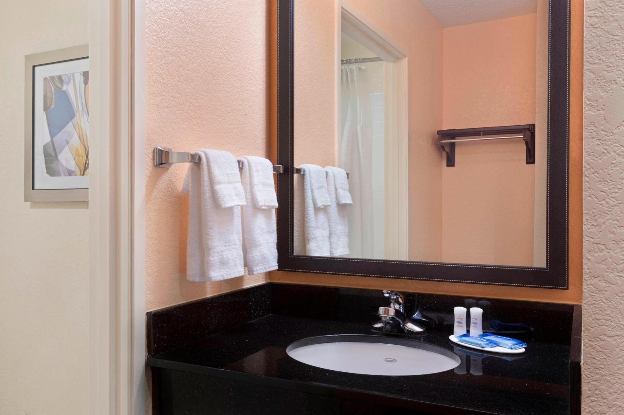 Fairfield Inn And Suites By Marriott Tampa Brandon Heartland Экстерьер фото