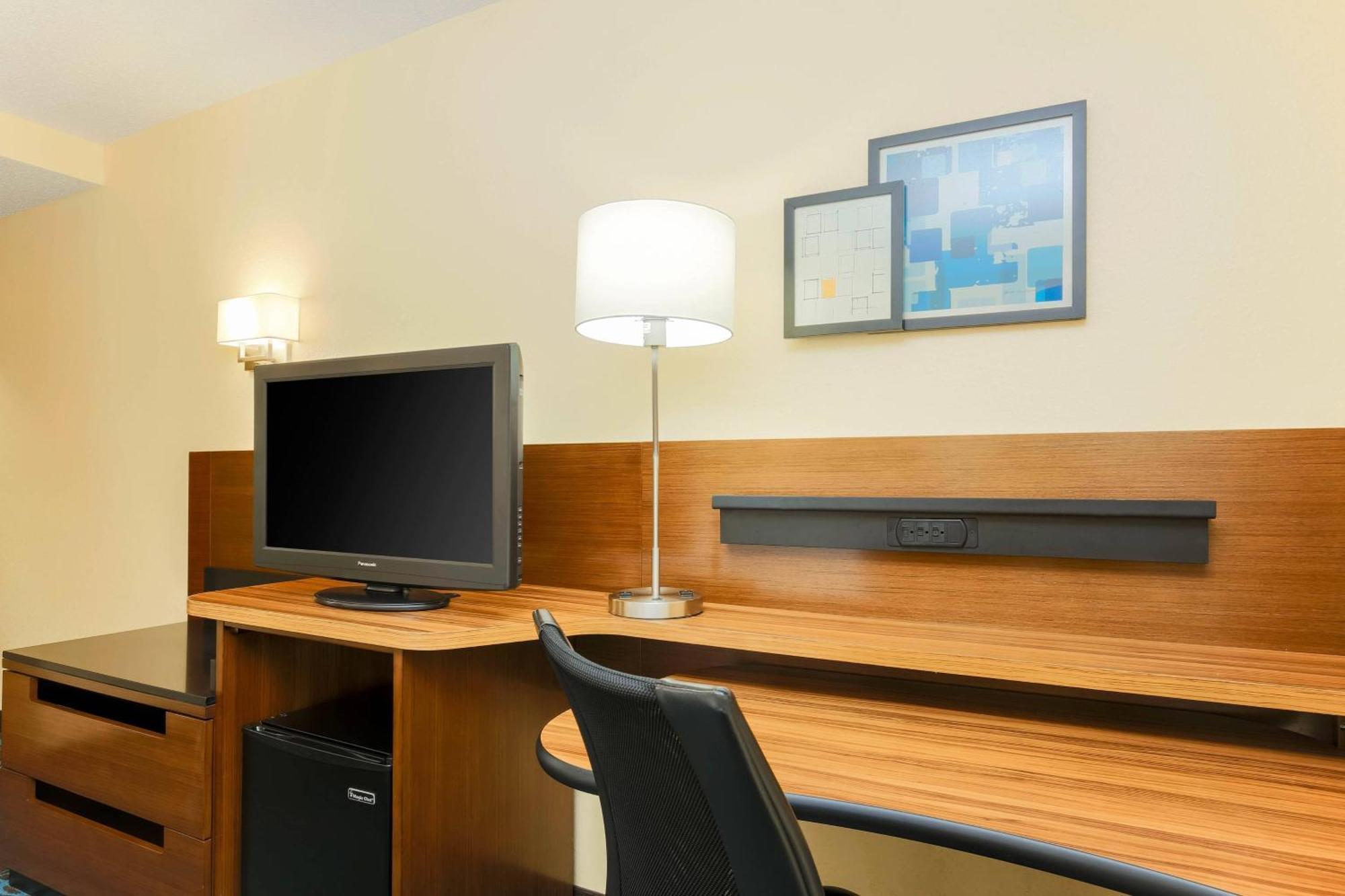 Fairfield Inn And Suites By Marriott Tampa Brandon Heartland Экстерьер фото