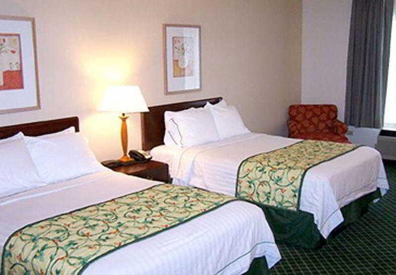 Fairfield Inn And Suites By Marriott Tampa Brandon Heartland Номер фото