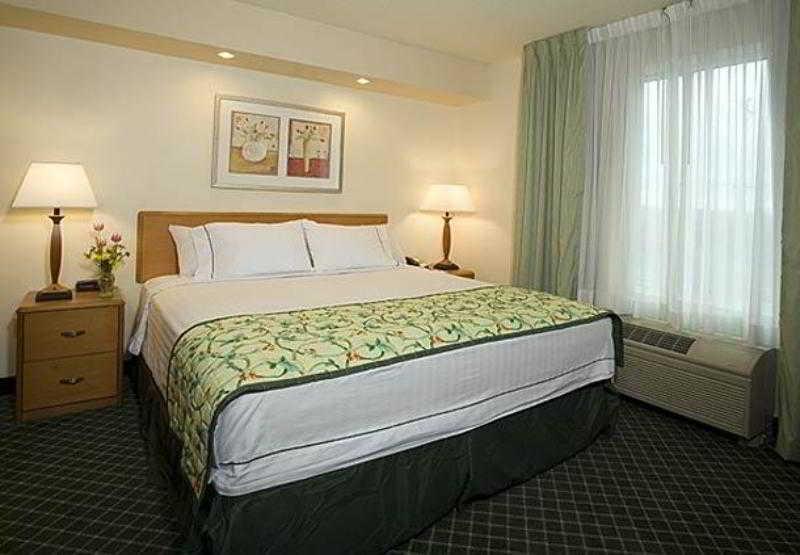 Fairfield Inn And Suites By Marriott Tampa Brandon Heartland Номер фото