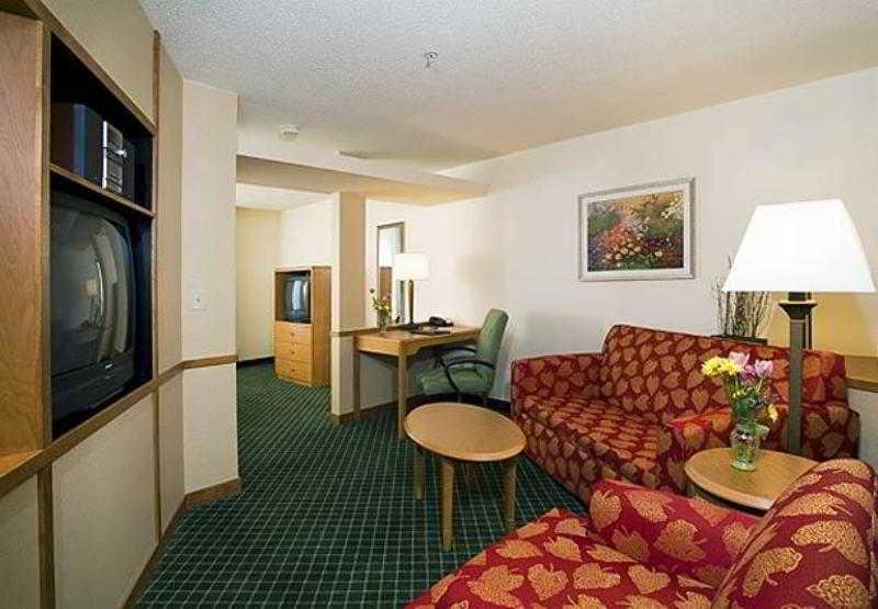 Fairfield Inn And Suites By Marriott Tampa Brandon Heartland Номер фото