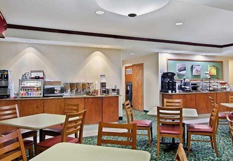 Fairfield Inn And Suites By Marriott Tampa Brandon Heartland Ресторан фото